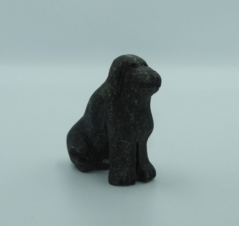 Escultura Perro pequeño sentado de Piedra Natural Negra