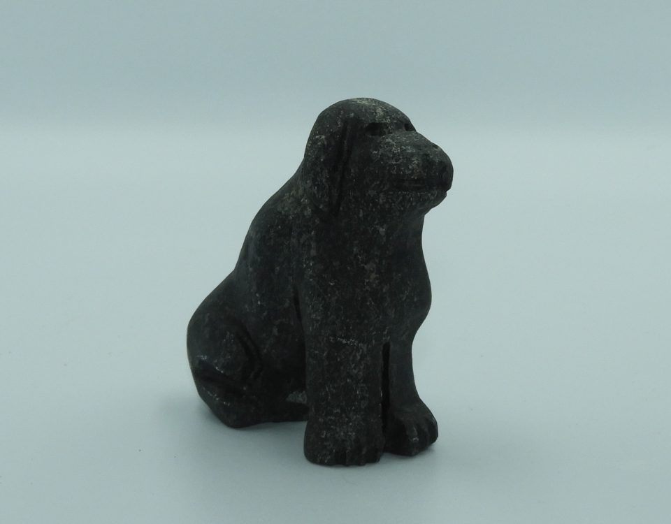 Escultura Perro pequeño sentado de Piedra Natural Negra