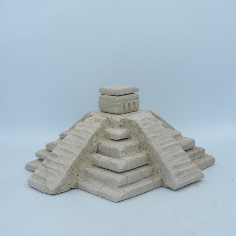 Reproducción Pirámide de la Serpiente Emplumada en Arenisca de Sílice de la India