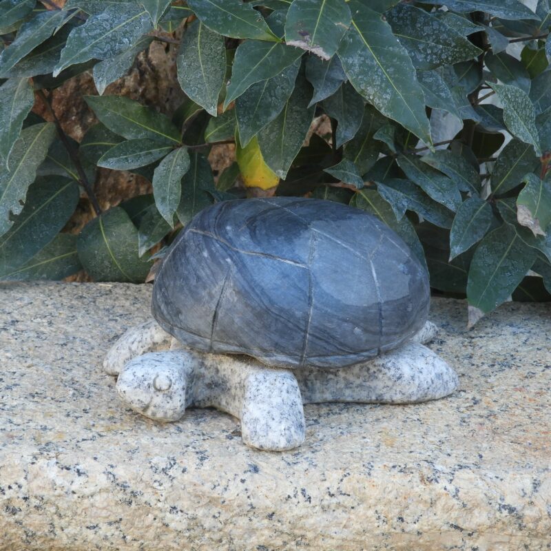 Escultura de Tortuga en Piedra Natural, Mármol y Granito. De tamaño grande. Ideal como decoración, sujetapuertas...