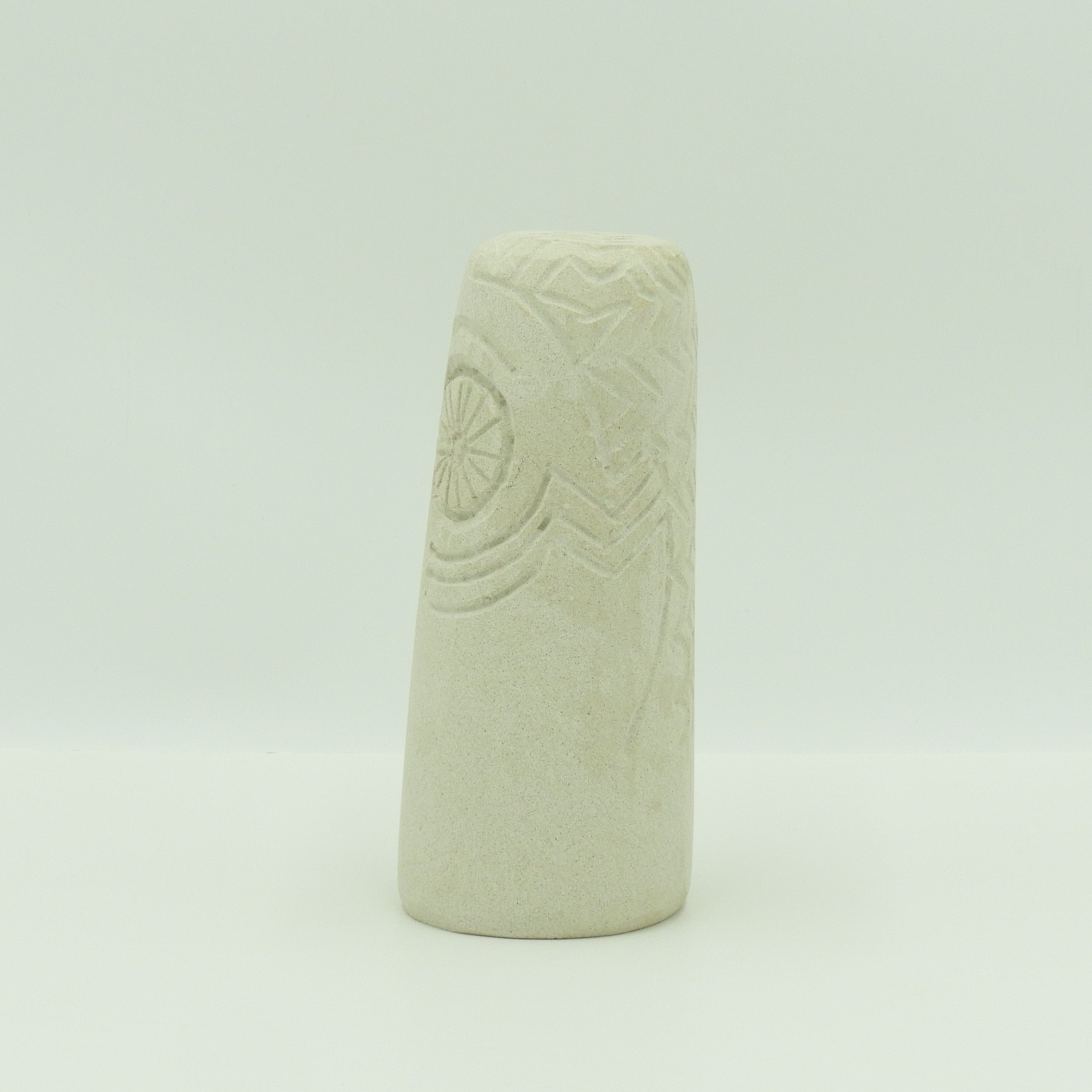 Ídolo Cilíndrico Cabezo del Conquero en Arenisca