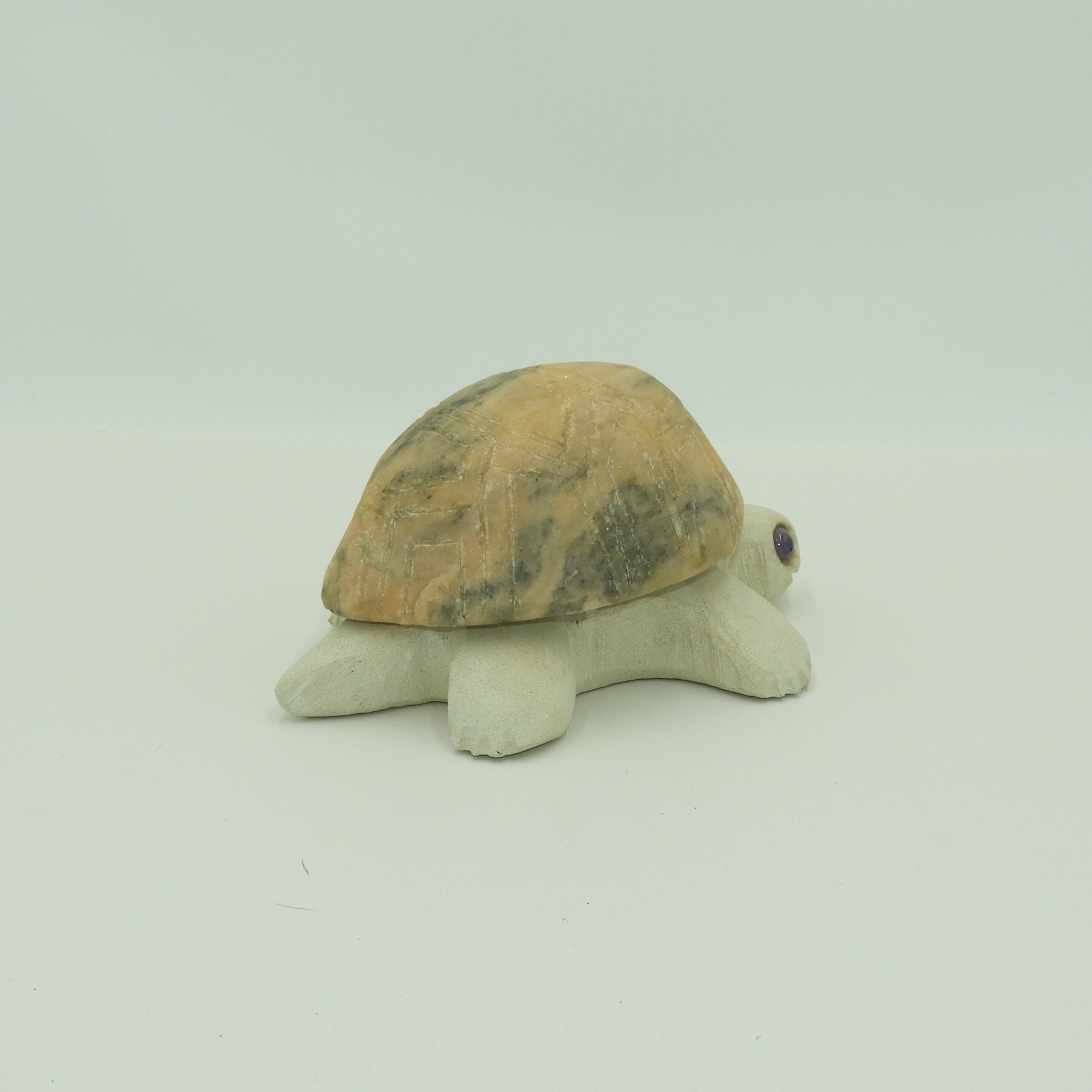 Escultura de Tortuga en Piedra Natural, Mármol y Arenisca. De tamaño mediano. Ideal como decoración de cualquier rinconcito de casa.